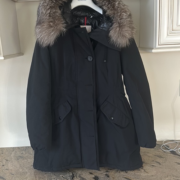 Moncler
Aredhel Hooded Down Parka with Removable Genuine Fox
Fur Trim
Sold out - Picture 2 of 16